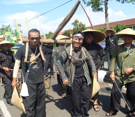 Inspektorat Raih Juara 2 Pawai Budaya HUT Purbalingga ke 189